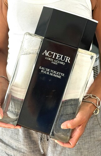 Geant factice acteur - geant, azzaro