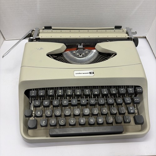 Underwood typewriter made - underwood, 18