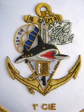 FANION EN CANNETILLE