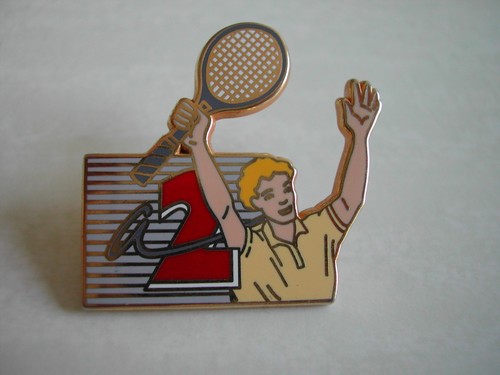 Rare pin media radio tv - media,