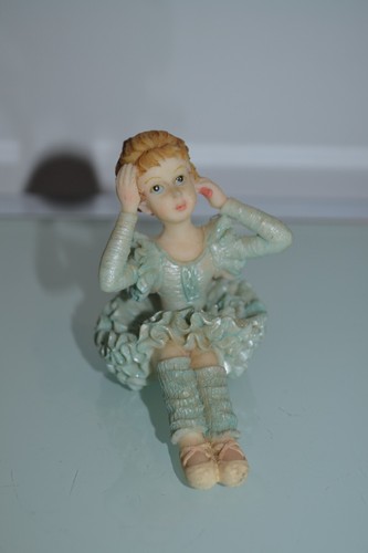 Statuette résine danseuse - en,