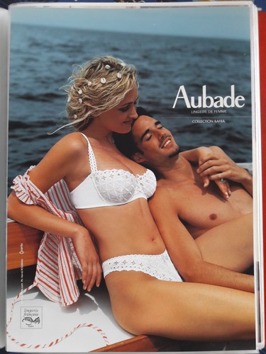 Jeune fille nue pin - jeune,