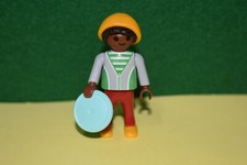 PLAYMOBIL 70530 ENFANT JOUANT