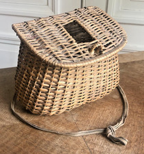 Charmant panier en osier poupée pêche - Long : 21 cm / Haut : 15 cm - TBE