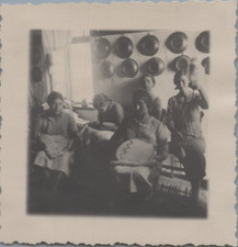 Grèce, Skyros, Femmes faisant de la broderie, Tirage vintage, ca.1930  Tirage 