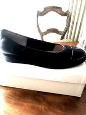 chaussures femme taille 40 marque Accessoire, cuir noir bout vernis , état neuf