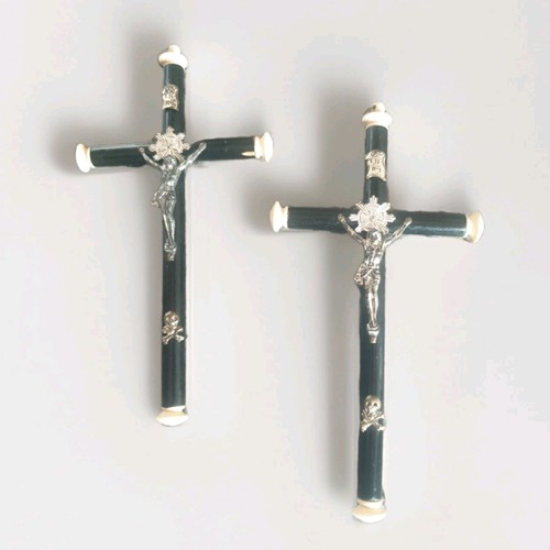 Paire crucifix anciens - paire,