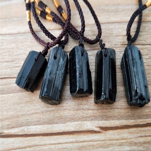 Collier pendentif pierre
