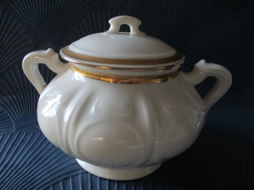 Ancien grand sucrier - , en