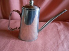 Cruche ou Arrosoir à Huile d'Olive en Métal