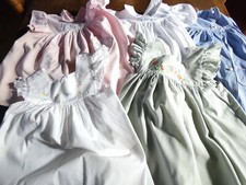 Lot 5 jolies ROBES fillette poupée ANCIENNES diverses couleurs années 50