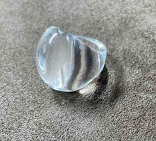 Bague en verre signée Lalique