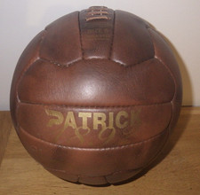 PLV - Ballon de football vintage PATRICK en cuir véritable ( TBE)