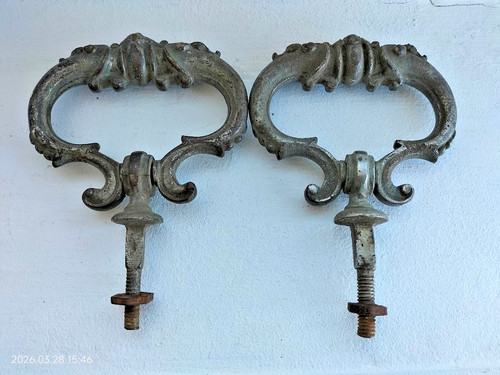 Paire anciennes poignees - paire,