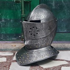 Casque fermé de chevalier