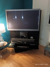 meuble design de support tv pivotant sur pied de marque PORADA