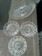 Lot de 4  coupelles- plats en cristal 
