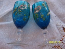 2 petits verres anciens émaillés de LEGRAS. Couleur bleue. Parfait état. Réf n°1