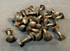 Lot de 25 anciens boulons