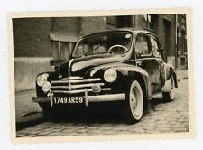 PHOTO snapshot amateur, une voiture ancienne Renault 4cv old car