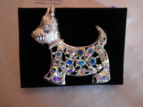 Magnifique broche chien
