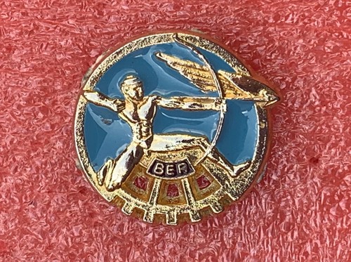 T33 pins militaire base - pins,
