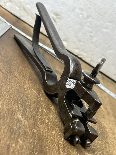 Outil ancien old tool - old, pince