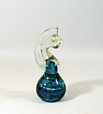 PRESSE-PAPIER EN VERRE SOUFFLE, style sulfure, hippocampe, cheval