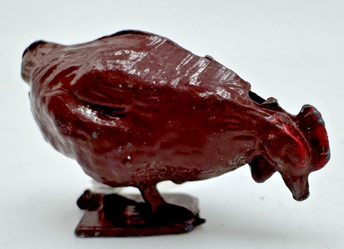 Poule qui picore - , britains