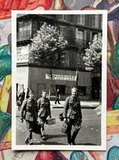 PHOTO WW2 ALLEMANDS WEHRMACHT MAGASIN CHAUSSURES AUX DEUX LIONS À PARIS 1940 !