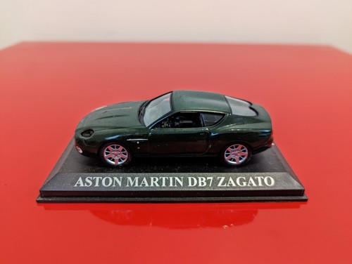 Véhicule miniature aston - miniature,