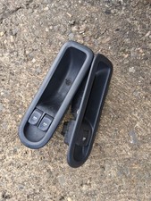 Bouton De Lève Vitre Clio3