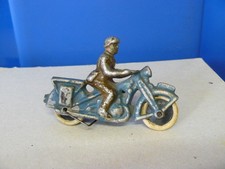 QUIRALU  RARE MOTO BLEUE AVEC SON MOTARD MILITAIRE