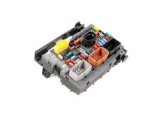 Module BSM Boîte à Fusibles Berlingo C4 C8 Jumpy Peugeot 307 308 607 807 Expert