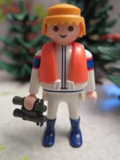 Homme recherche baleine plage