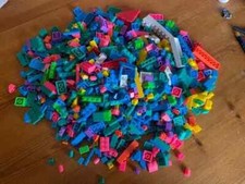 GROS LOT VRAC POLYBRIC ET SANS MARQUE NO PAS LEGO UN PEU PLUS DE 800 GRAMMES