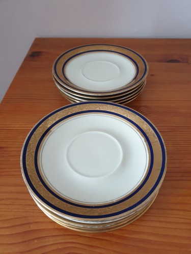Dix petites assiettes - , en