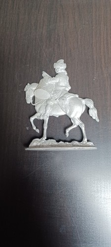 Figurine ronde bosse - bosse, en