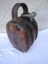 POULIE  DE VOILIER BATEAU EN BOIS  AUTHANTIQUE ET TRES  ANCIENNE