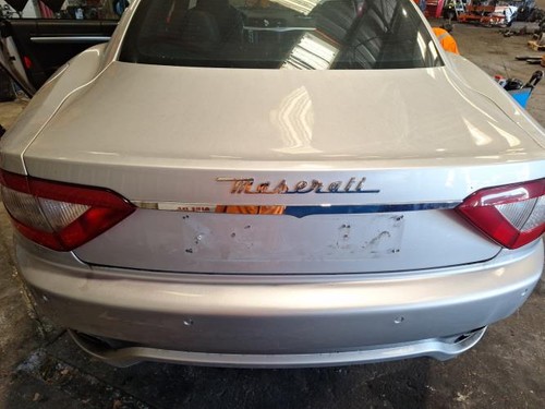 Malle hayon arriere maserati - arriere,