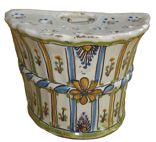 Ancienne bouquetière - , en