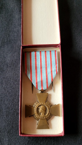 Croix combattant bronze - du,