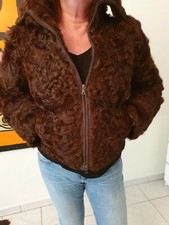 Veste en fourrure d'élevage en mouton rasé teinté acajou, taille 40/42