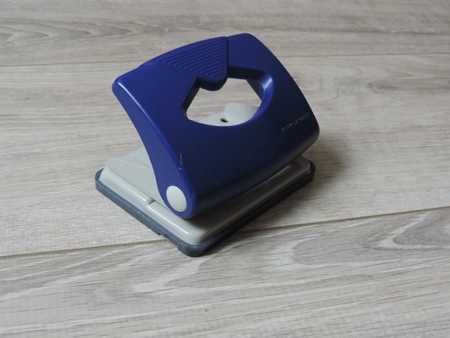 Perforatrice papier trous - papier,