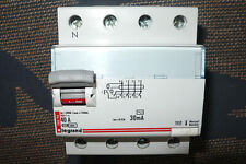 INTERRUPTEUR DIFFERENTIEL 4POLE 40A 30mA TYPE AC. TETRAPOLAIRE 40AMPERE LEGRAND