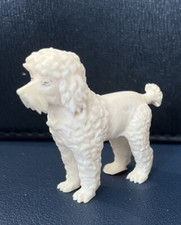 Figurine de Caniche en tagua