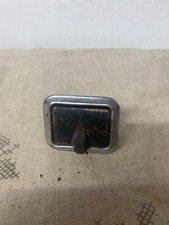 Cendrier de voiture ancienne pas percer mais chrome un peu abîme restaurer A286