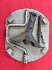 SUPPORT CRIC ET MANIVELLE