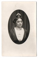 Photo carte femme arlésienne - photo,