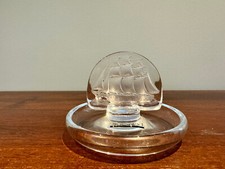 Lalique France : Coupelle Baguier en cristal. Caravelle